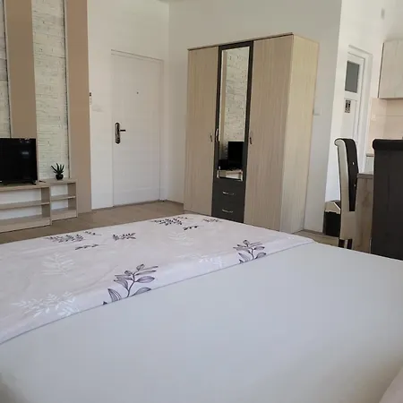 Апартаменты Zvezdana *